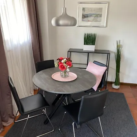 Ananas I Zentral & Seenah Portschach am Woerthersee