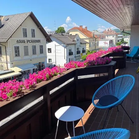 Ananas I Zentral & Seenah Apartment Portschach am Woerthersee